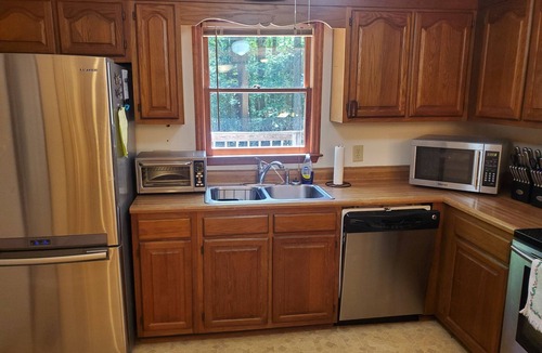Manson House | Waterfront Lake Home - Private Dock & 1/4 Mile Beach - High Speed Wifi - RV Hook