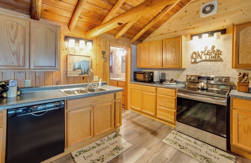 Ingalls Cabin | Waterfront Lake Michigan Retreat w/Beach!