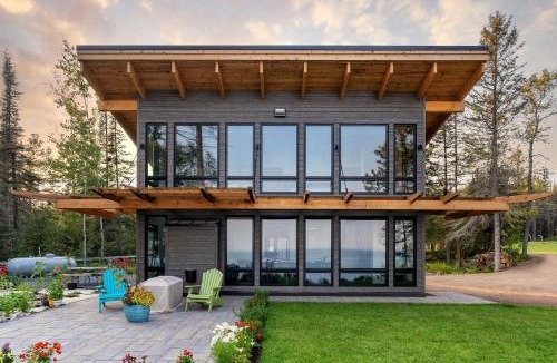 Two Harbors House | Waterfront Lake Superior Cabin: Fire Pit & More!
