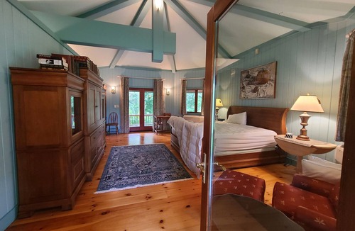 Howe Island Cabin | Waterfront Large Family Home 1000 islands