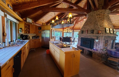 Howe Island Cabin | Waterfront Large Family Home 1000 islands