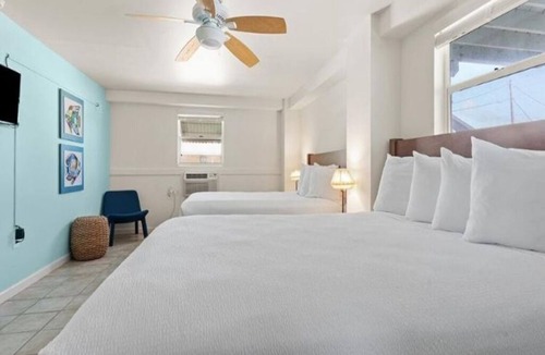 Little Torch Key Hotel | Waterfront Little Torch Key Retreat | with Pool Views, Free Breakfast