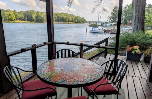 Callao Cabin | Waterfront Loft on the Yeocomico River - Kayaks, Dock & Swimming Pool