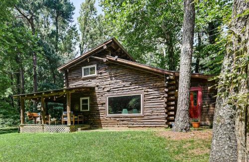 Maple Mount House | Waterfront Log Cabin in Kentucky: Fire Pit, Grill!