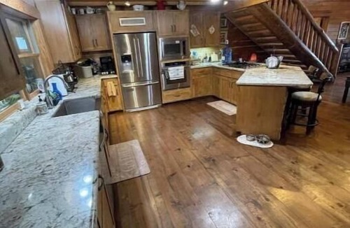 Broaddus House | Waterfront Log Home on Beautiful Lake Sam Rayburn