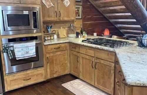 Broaddus House | Waterfront Log Home on Beautiful Lake Sam Rayburn