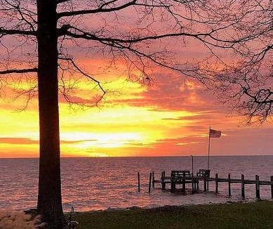 North Beach House | Waterfront Lux Cottage With Amazing Views Near DC