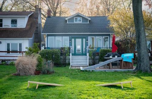 North Beach House | Waterfront Lux Cottage With Amazing Views Near DC