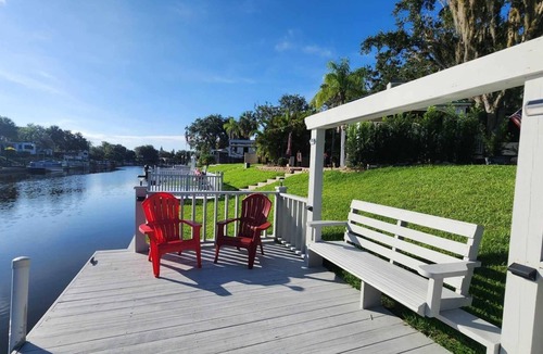 River Ranch RV Rental | Waterfront Luxury RV Lot w/Private Dock & Grill 430
