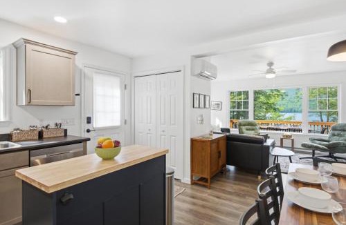 Gilmanton House | Waterfront - Manning Lake - Dock and Kayaks
