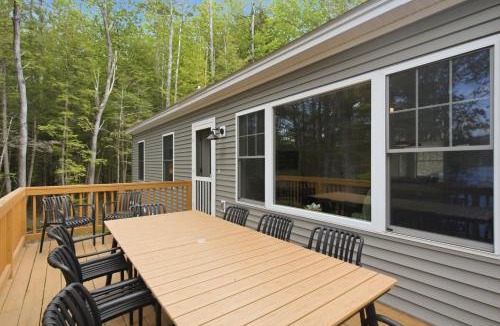 Gilmanton House | Waterfront - Manning Lake - Dock and Kayaks