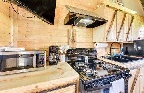 Marksville Apartment | Waterfront Marksville Studio w/Dock!