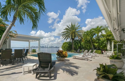 Seybold Villa | Waterfront Miami villa azul/ heated pool jacuzzi/ ocean front