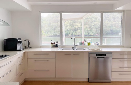 Berowra Heights House | Waterfront modern property w/boat, outside hot tub, SUPs, kayaks, fishing equip