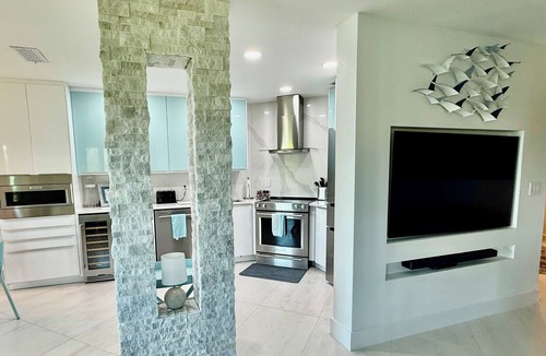Tierra Verde Condo | Waterfront Modern & Stylish 2bed-2bath condo with stunning Tampa Bay views