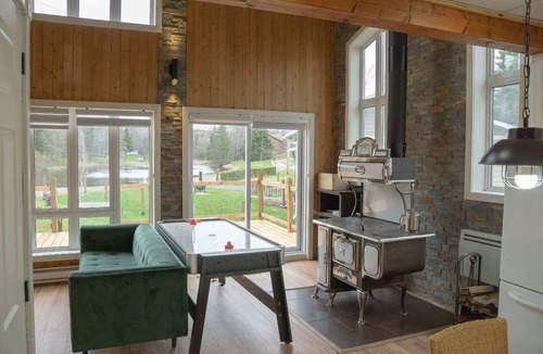 Armagh Ski Chalet | Waterfront, Nature & Adventure | Lac Jeannot