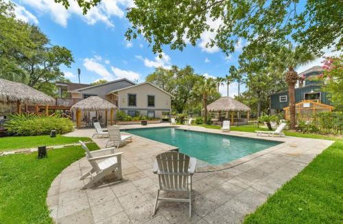 Dickinson House | Waterfront oasis with private pool, game room, fire pit and volleyball court