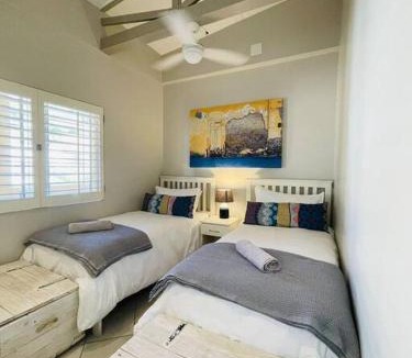Selection Beach Apartment | Waterfront Ocean Views