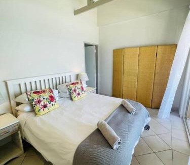 Selection Beach Apartment | Waterfront Ocean Views