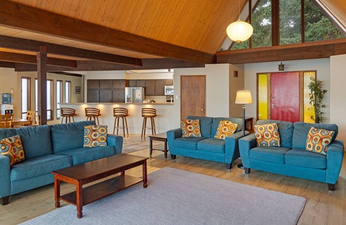 Friday Harbor House | Waterfront! On beautiful Mitchell Bay! (HV)