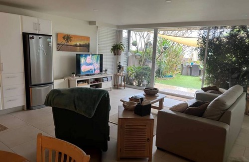 Kurnell House | Waterfront on Botany Bay.