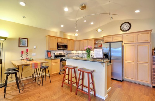 Newport House | Waterfront Oregon Abode w/Balcony & Ocean Views!