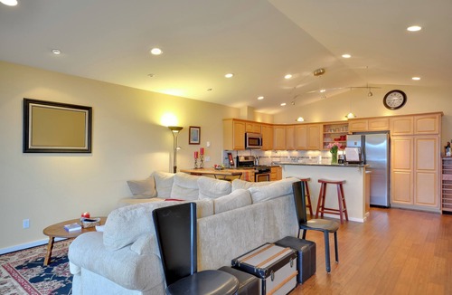 Newport House | Waterfront Oregon Abode w/Balcony & Ocean Views!