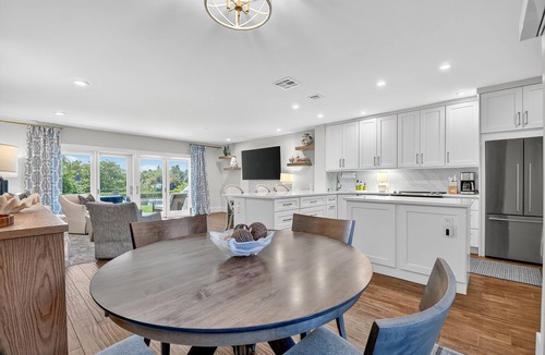 South Palm Beach Condo | Waterfront Palm Beach Escape