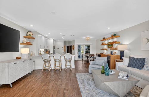 South Palm Beach Condo | Waterfront Palm Beach Escape
