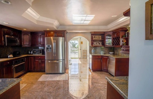 Ocean Point House | Waterfront Paradise, Pool, Kayaks & 360 Views