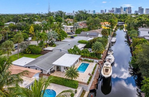 Riverside Park House | Waterfront Paradise with Pool + Dock on Las Olas