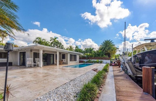 Riverside Park House | Waterfront Paradise with Pool + Dock on Las Olas