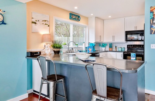 Freeland Cottage | Waterfront paradise with private beach, hot tub, & sound views - dogs OK