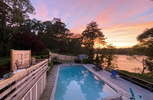 Cotuit House | waterfront-pool-large groups and families-kayaks & bikes-beach pass