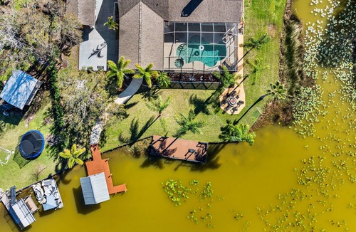 Westchase House | Waterfront * Pool * Pickleball * Basket *Sleeps 18