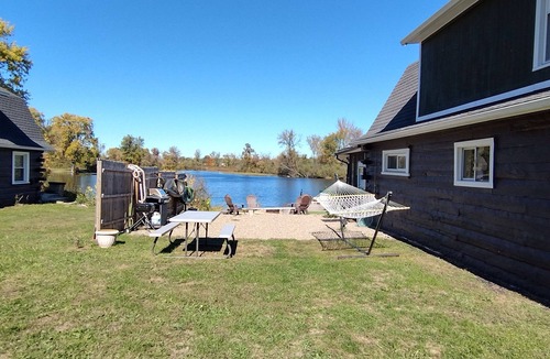 Portage Lakes Cabin | Waterfront Portage Lakes Cabin Near Towpath Trail, Fishing & Birdwatching!