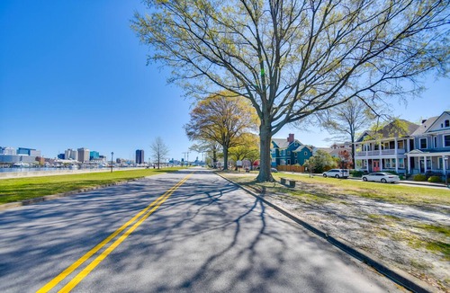 Portsmouth Apartment | Waterfront Portsmouth Apt: 1/2 Mi to Dtwn & Ferry