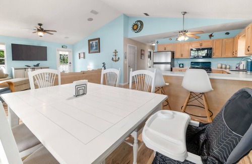 Welaka House | Waterfront, Private Boat Dock, Paddle board, Near Springs