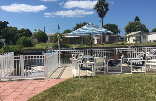 Signal Cove House | Waterfront/private dock. 4 kayaks and a canoe included! Pet friendly💕🐾🐠