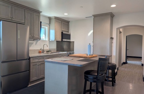 Canyon Lake Apartment | Waterfront private 1 bedroom, 1 bath, laundry, in gated community