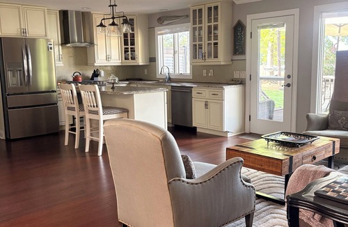 Mooresville Cottage | WATERFRONT, PRIVATE, LAKESIDE, LOVELY COTTAGE! COME ESCAPE AND AWAKE TO SUNRISE!