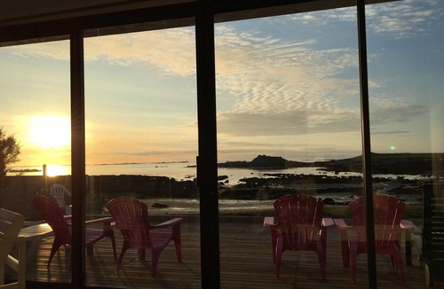 Ploudalmezeau House | Waterfront property in Portsall Wifi Stand up kayaks piano dogs ok