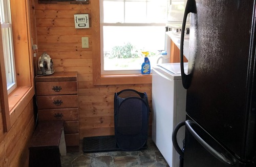 Ovid Cottage | Waterfront property on Cayuga Lake, in the heart of FLX wine country