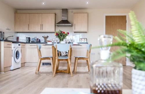 Newcastle-upon-Tyne Apartment | Waterfront Quayside Apartment with secure parking & lift, Ideal for Mobility Users