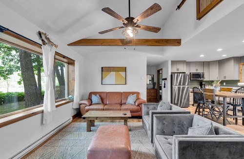 Matamoras House | Waterfront Ranch on The Delaware River