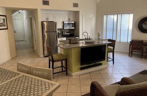 Truman Annex Resort | Waterfront Resort, Old Town, Hyatt, 7 Nights, Sleeps 4, Pool, Hot Tub, Courtyard