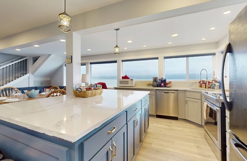 Camano Island House | Waterfront Retreat on Camano Island – Stunning Views!