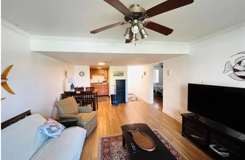 Slidell Condo | Waterfront retreat 2-bedroom condo in adorable Slidell with gym,and lake access.