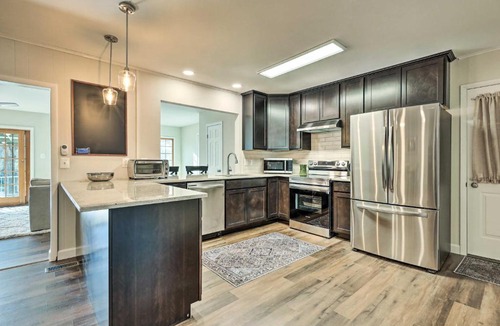 Cambridge House | Waterfront Retreat < 4 Mi to Dtwn Cambridge!