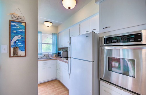Clearwater Beach Apartment | 🌴 Waterfront Retreat @ Bay Watch | Dock Dolphin Sightings Quiet Setting ➠ BW 6